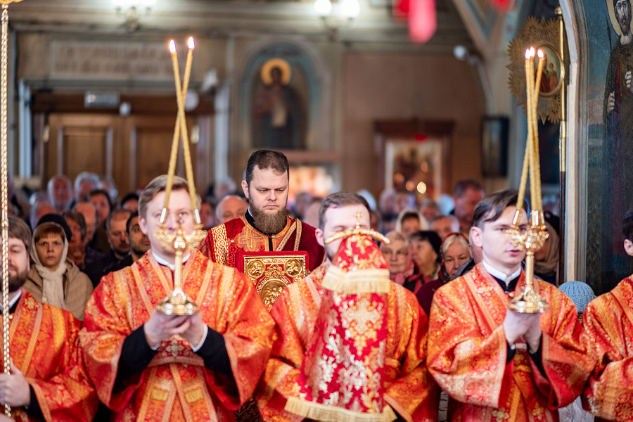 Божественная литургия в Успенском храме села Жилино г.о. Люберцы